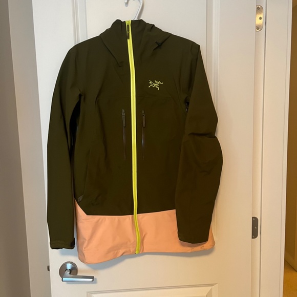 Arc’teryx’ Sentinel LT Jacket- Small - Picture 3 of 4